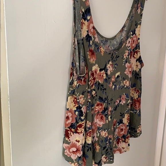 Floral Tank! - Picture 3 of 3